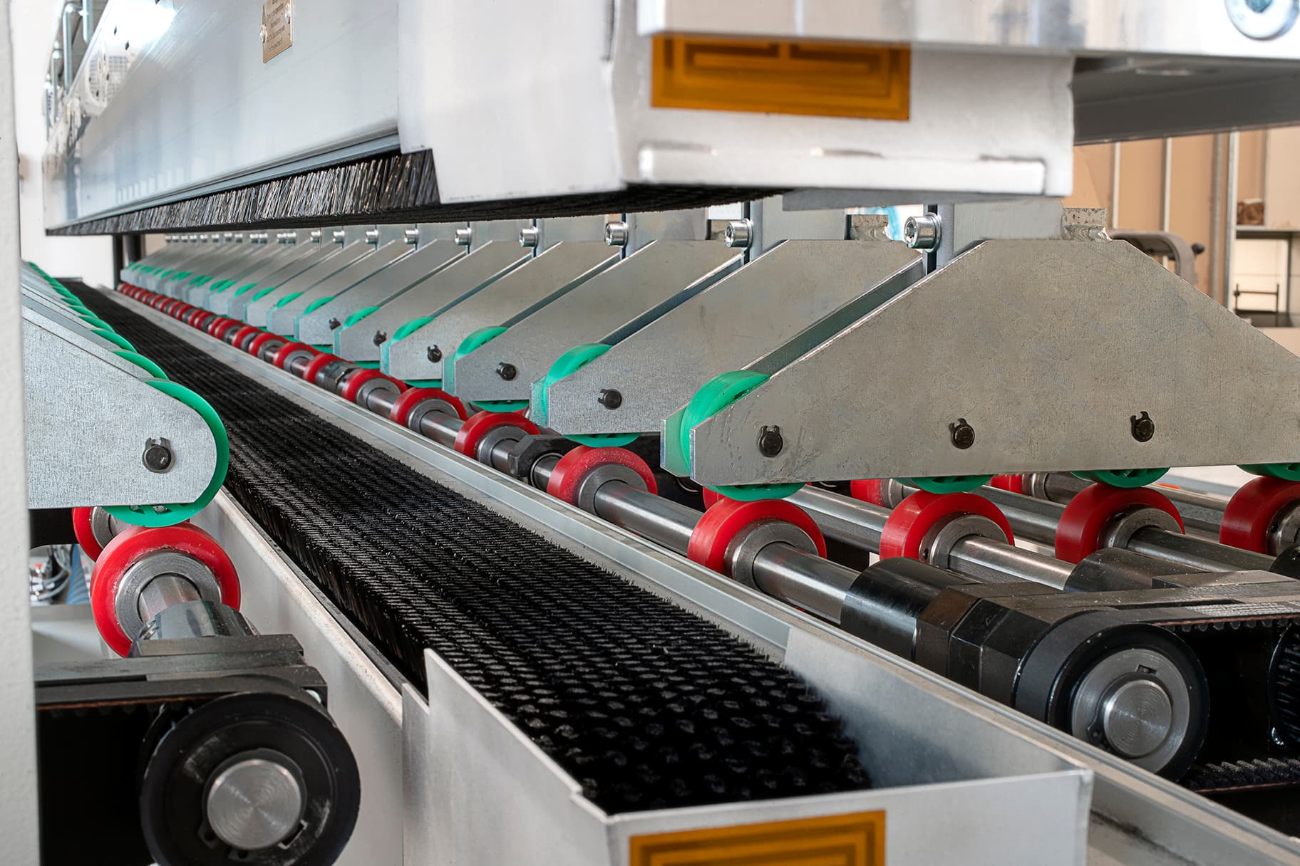 Sheet Metal Cleaning and Lubrication: Procedures and Benefits